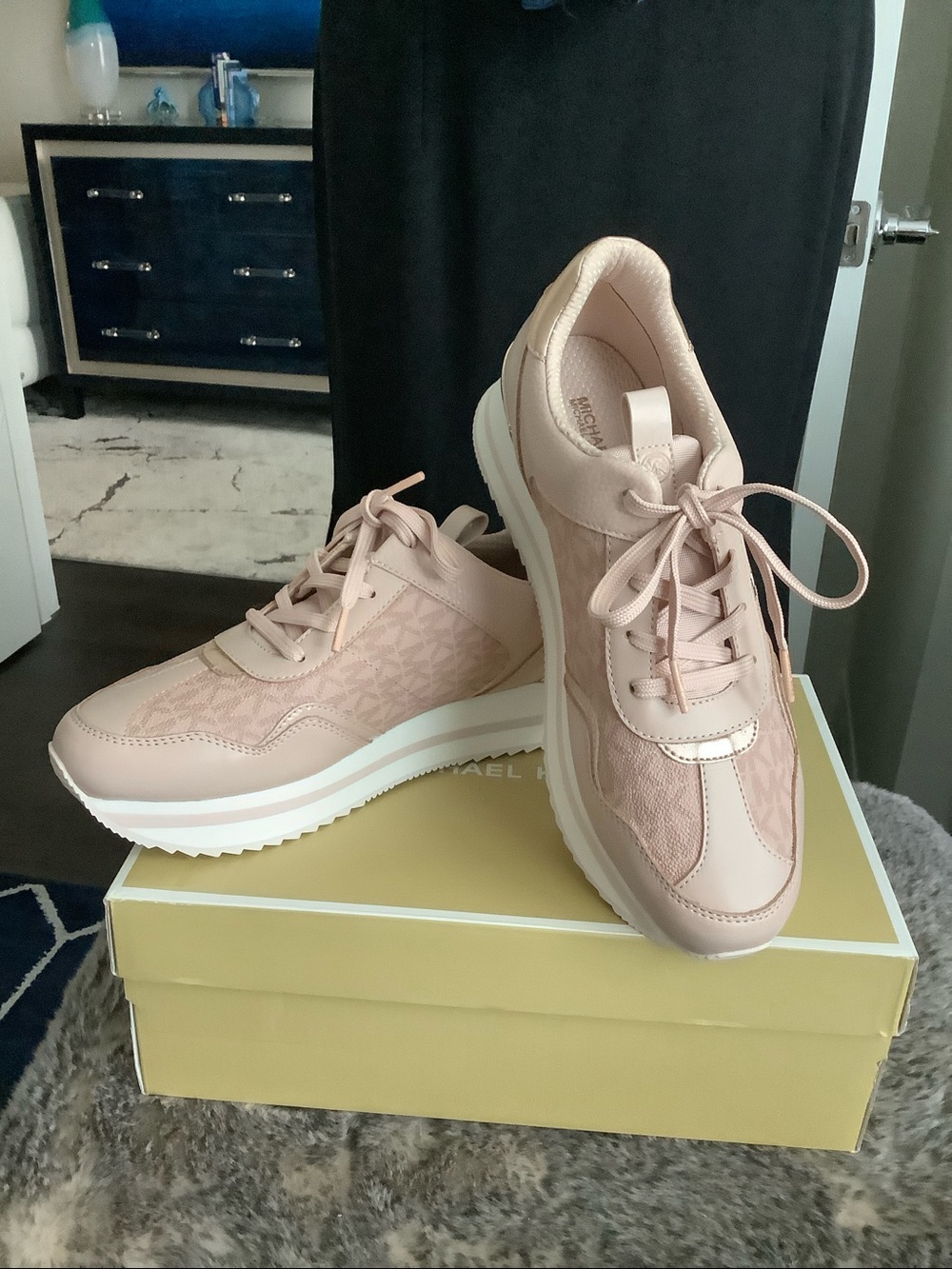 Michael Kors Raina Pink leather Lace-Up Platform Sneakers